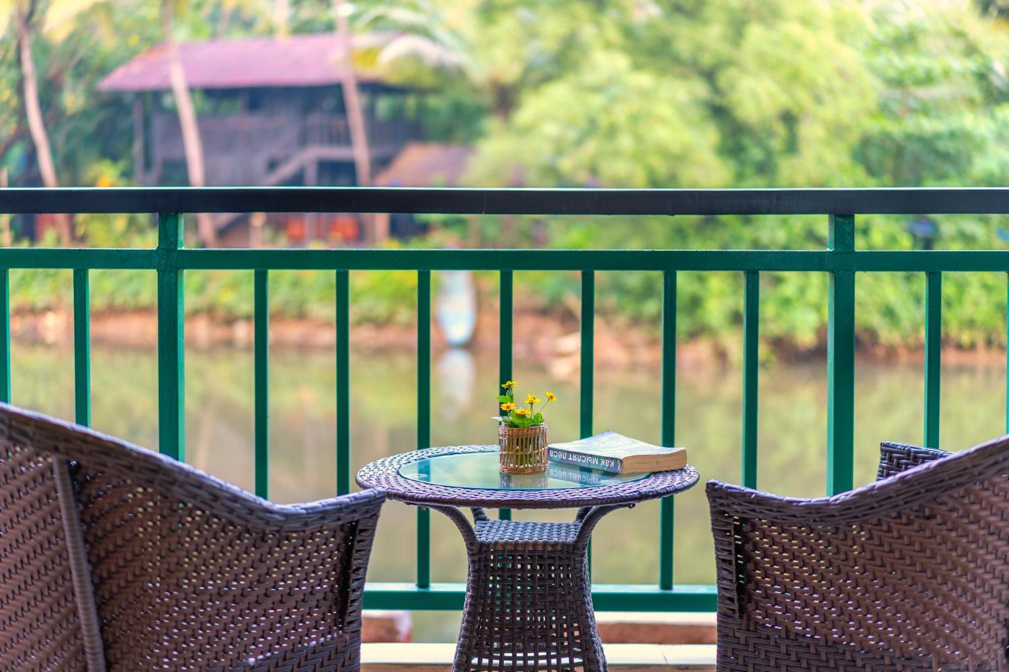 Regenta Place Mandrem Beach Resort Exterior foto