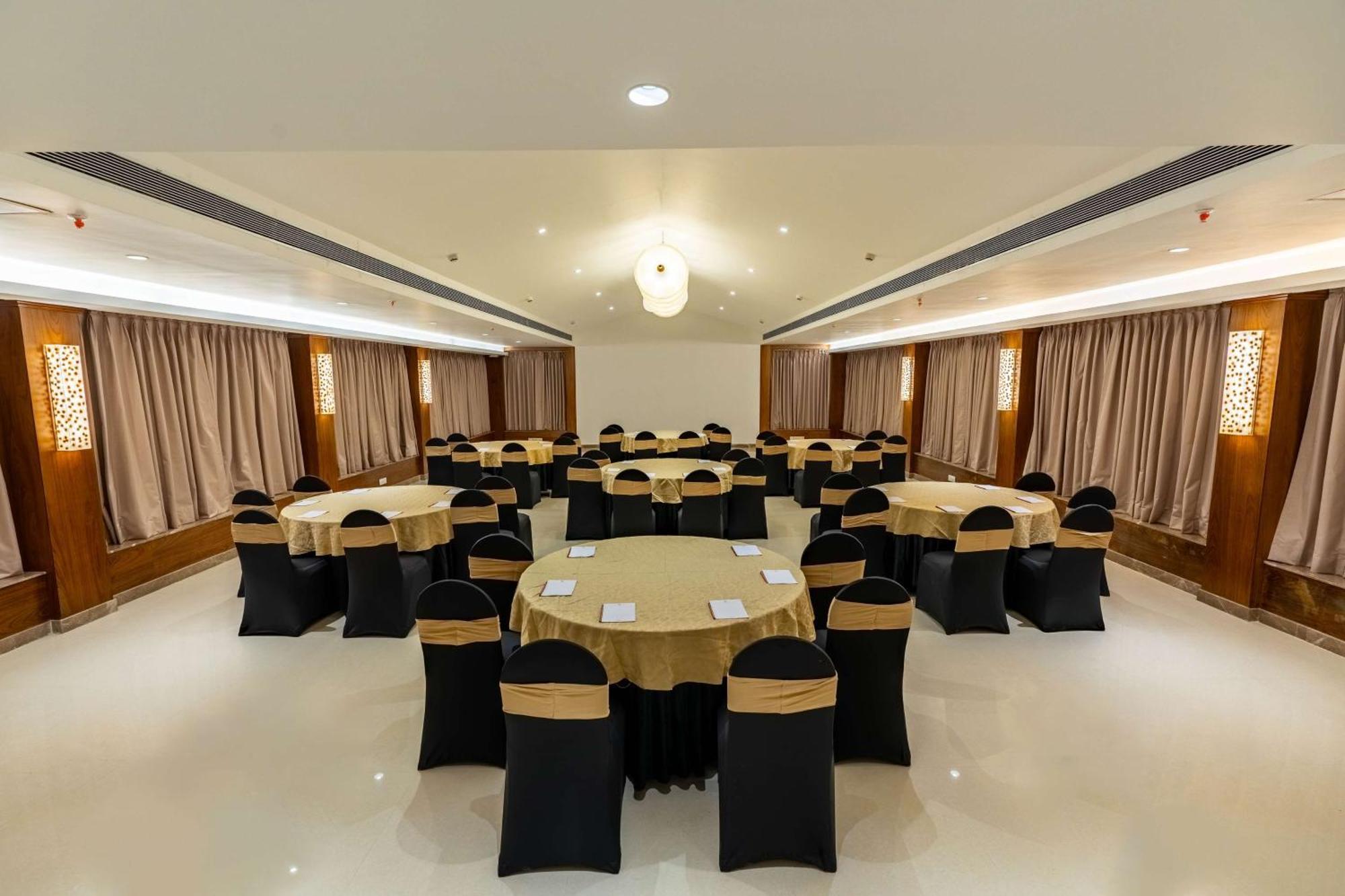 Regenta Place Mandrem Beach Resort Exterior foto