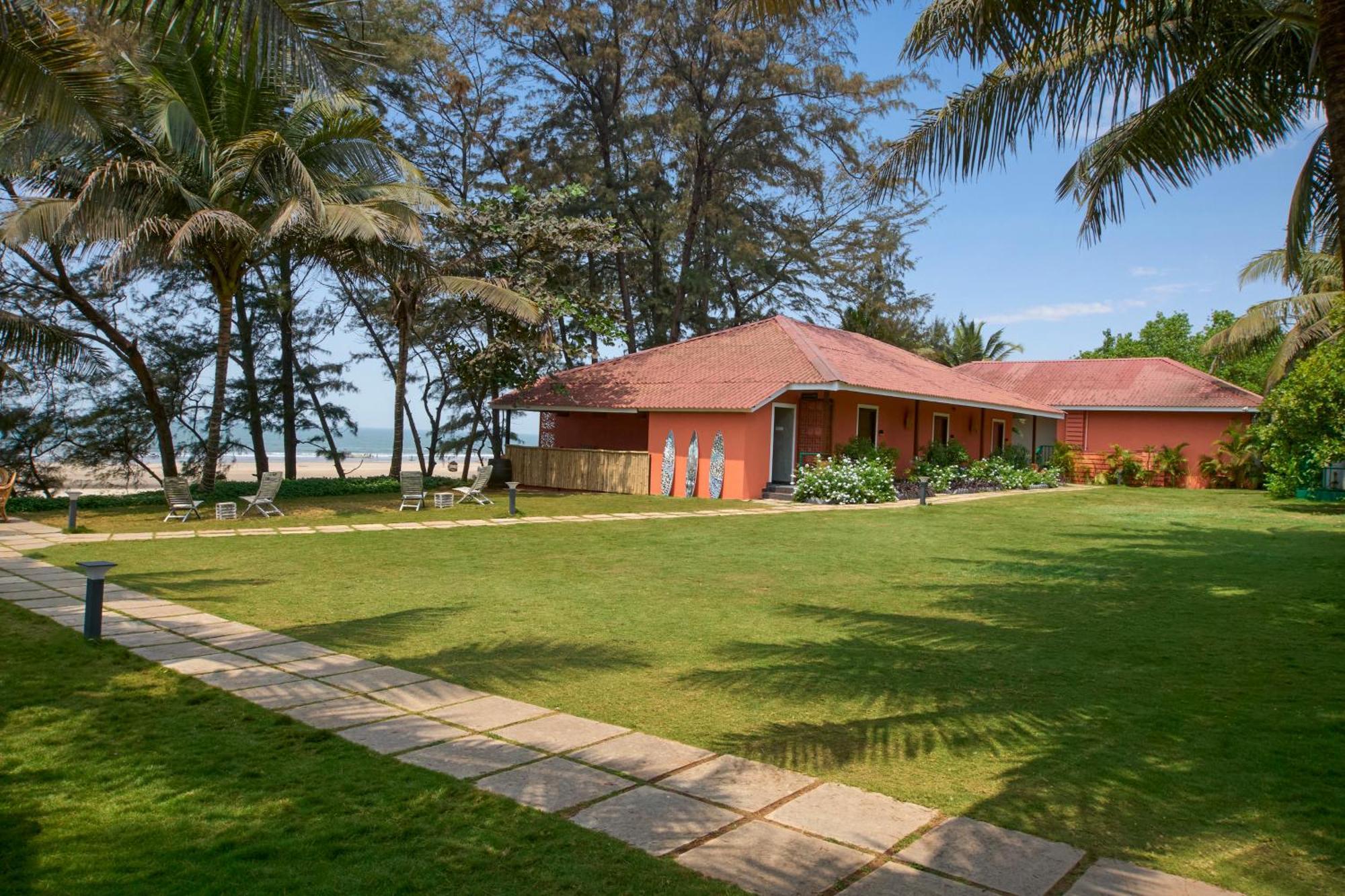 Regenta Place Mandrem Beach Resort Exterior foto